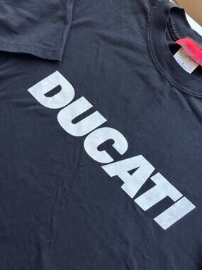 Ducati Corse Motorcycle Graphic T-Shirt Red Racing Spell Out Logo Tee Size M
